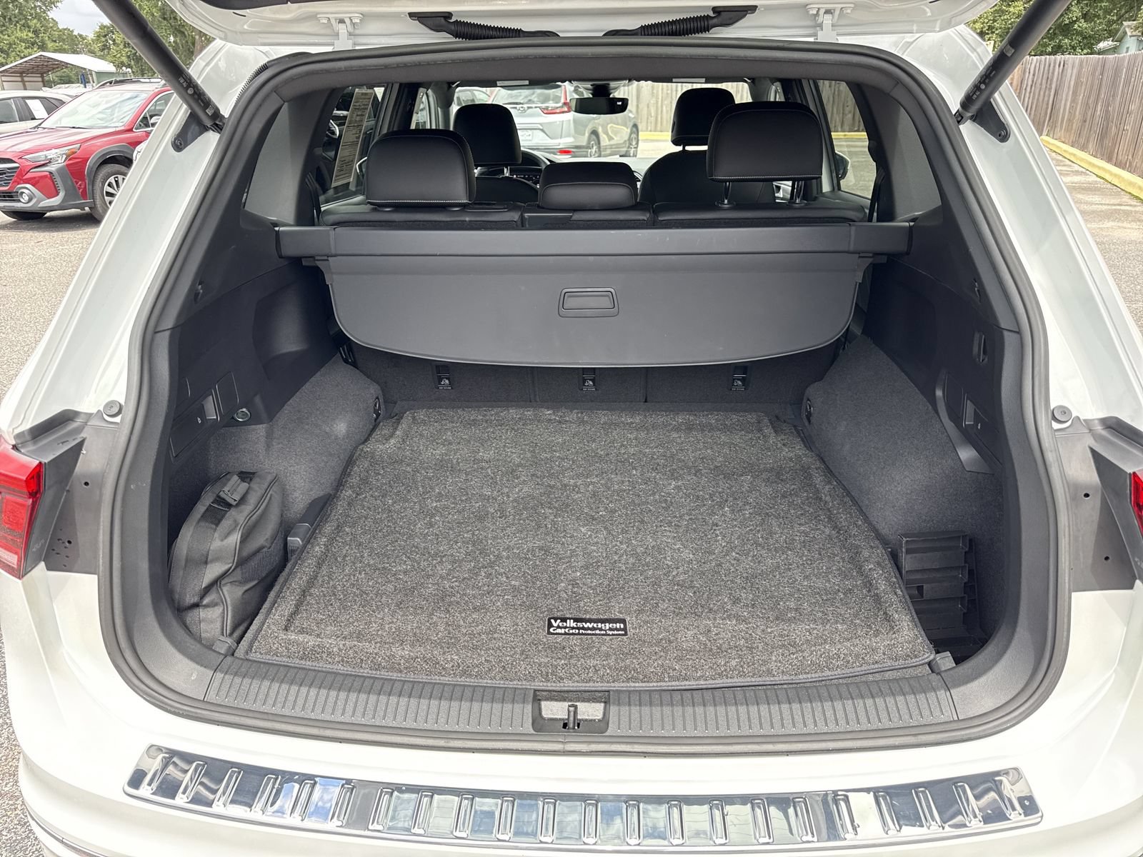 Used 2022 Volkswagen Tiguan SEL R-Line AWD/4WD image 31