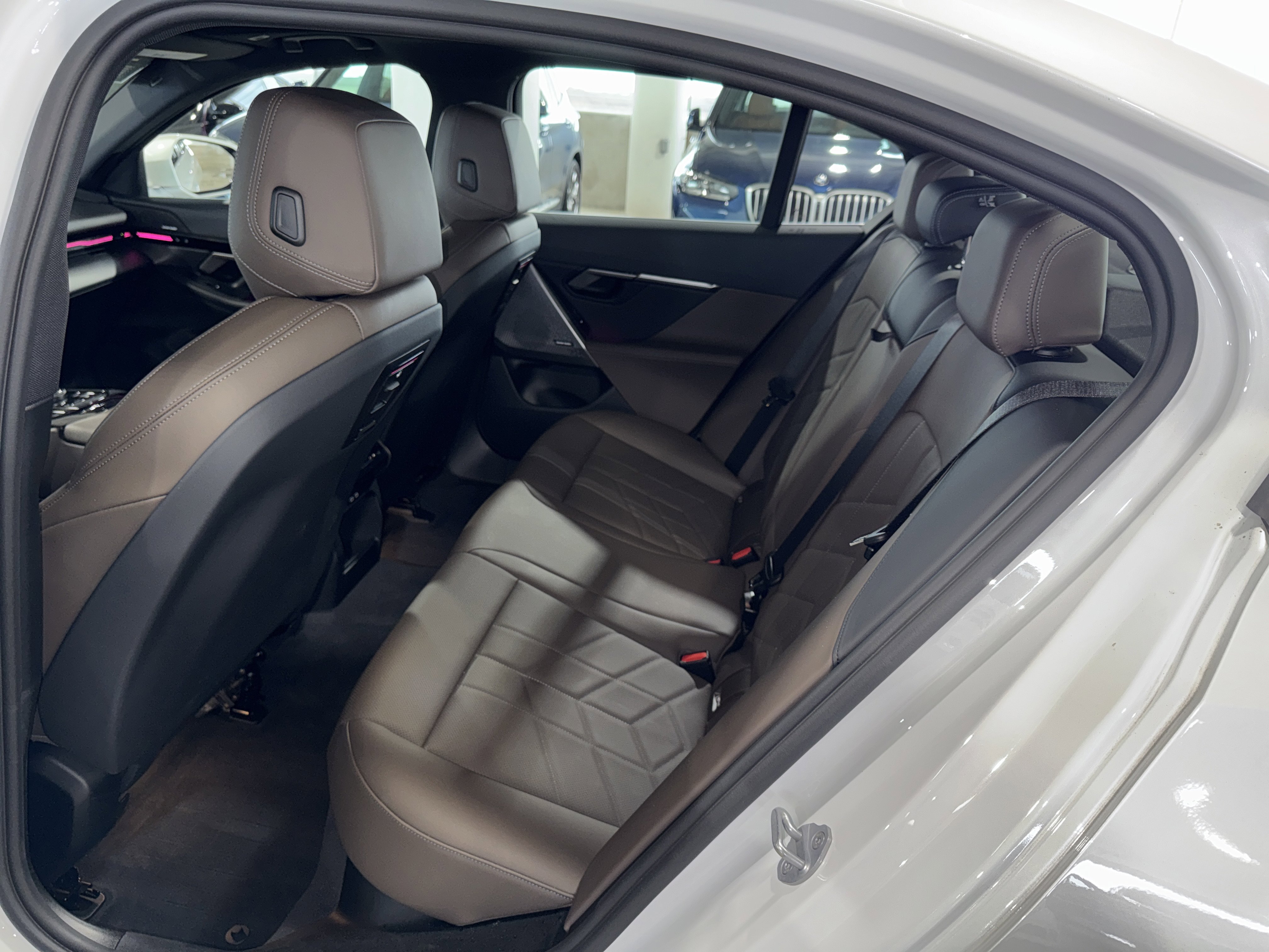 Certified 2025 BMW 530i xDrive w/ Premium Package image 15