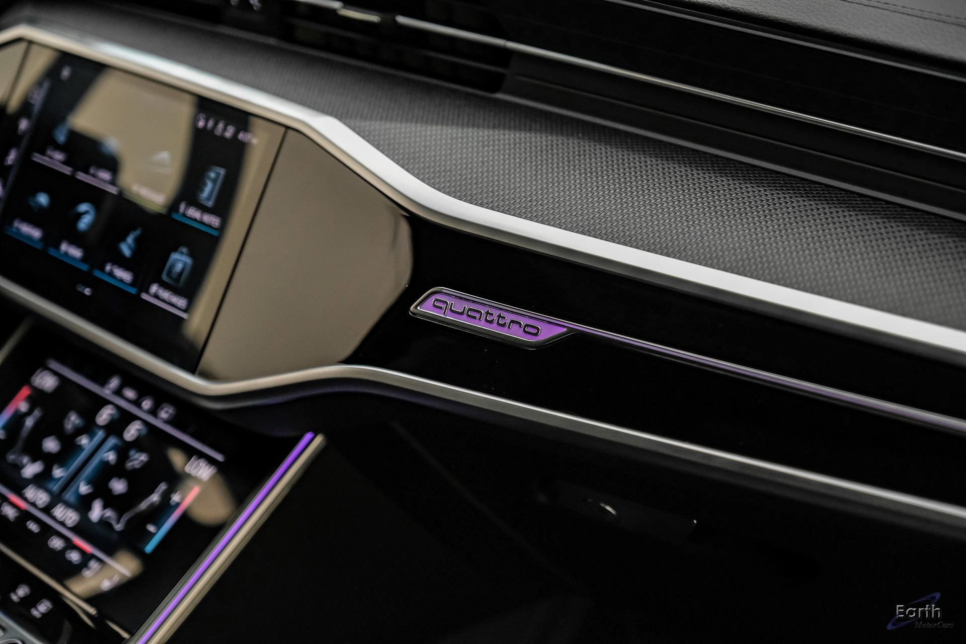 Used 2023 Audi RS 6 w/ Black Optic Package image 65