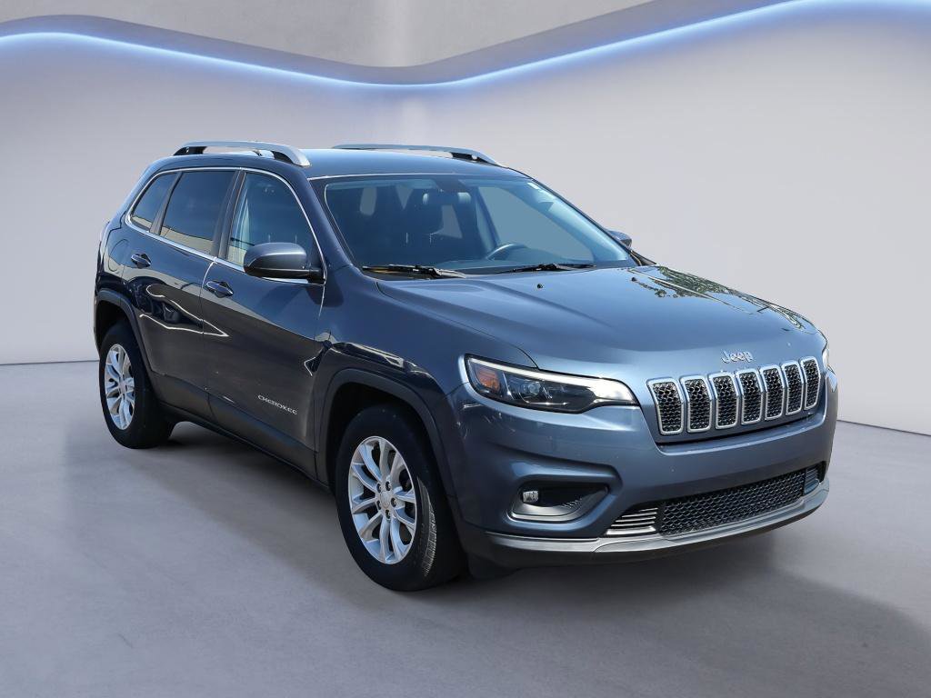 Used 2019 Jeep Cherokee Latitude w/ Cold Weather Group FWD image 8
