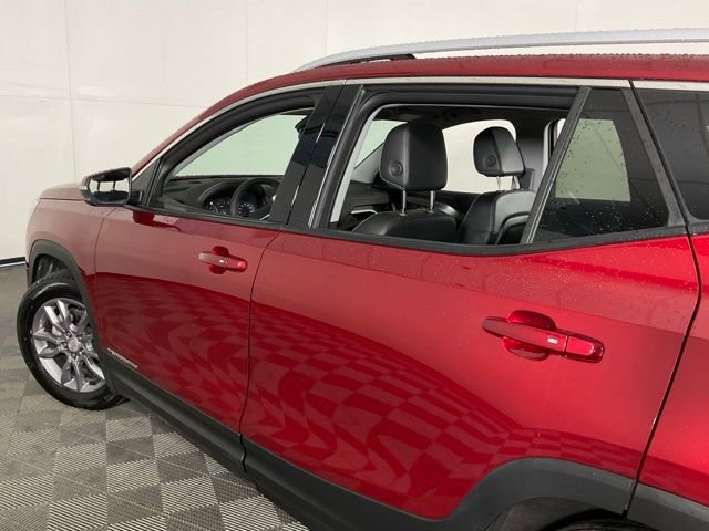 Used 2024 GMC Terrain SLT image 41