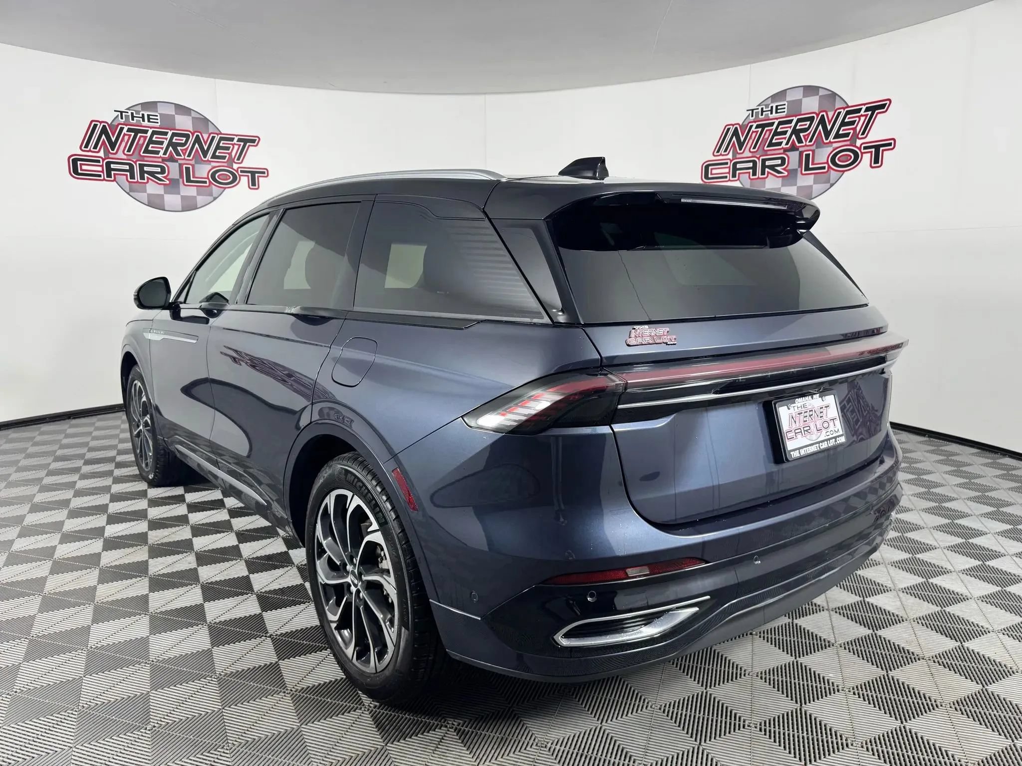 Used 2024 Lincoln Nautilus Reserve w/ Equipment Group 202A AWD/4WD image 5
