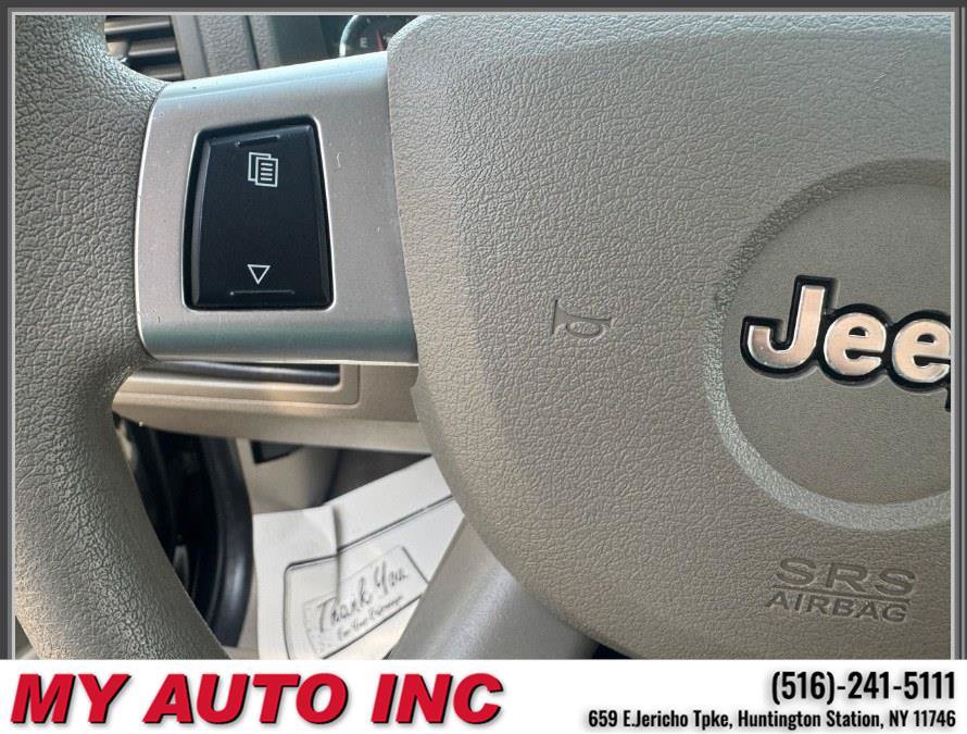 Used 2010 Jeep Grand Cherokee Laredo AWD/4WD image 19