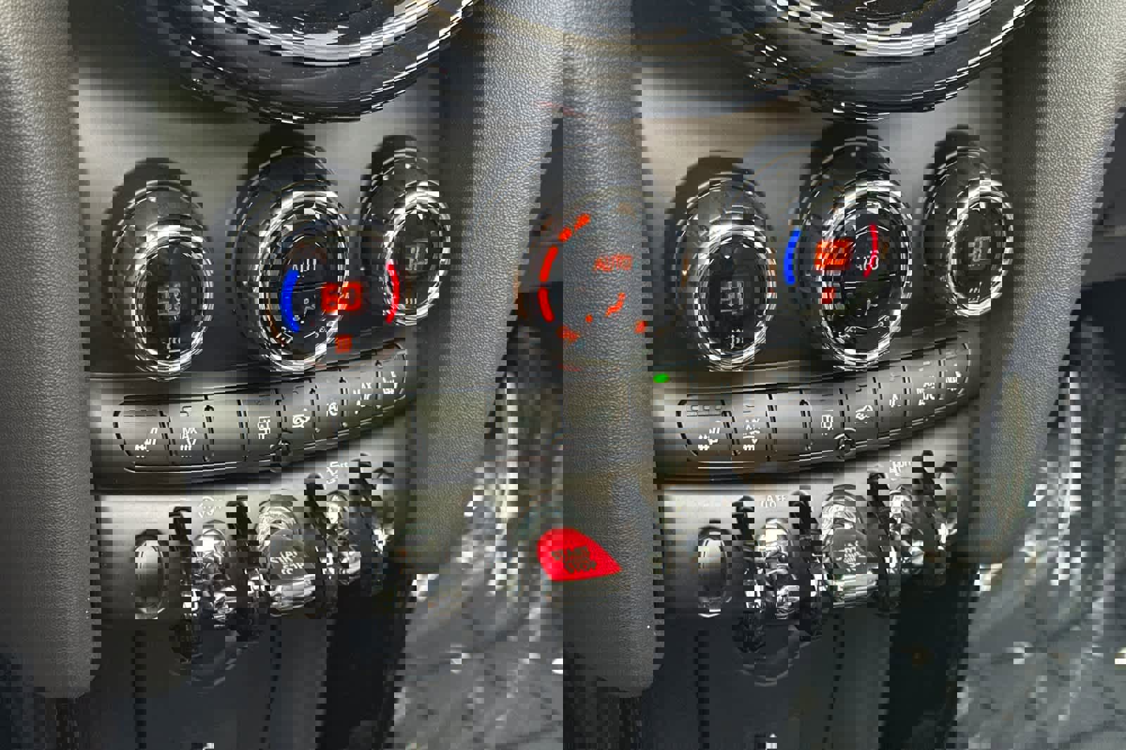 Used 2024 MINI Cooper 4-Door Hardtop image 22