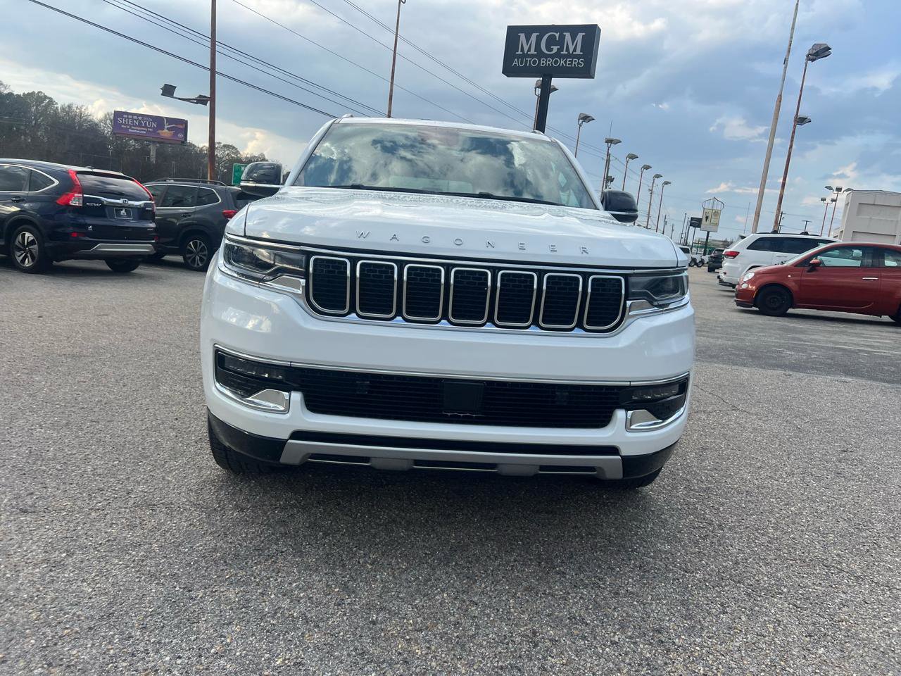 Used 2024 Jeep Wagoneer L Series II image 7