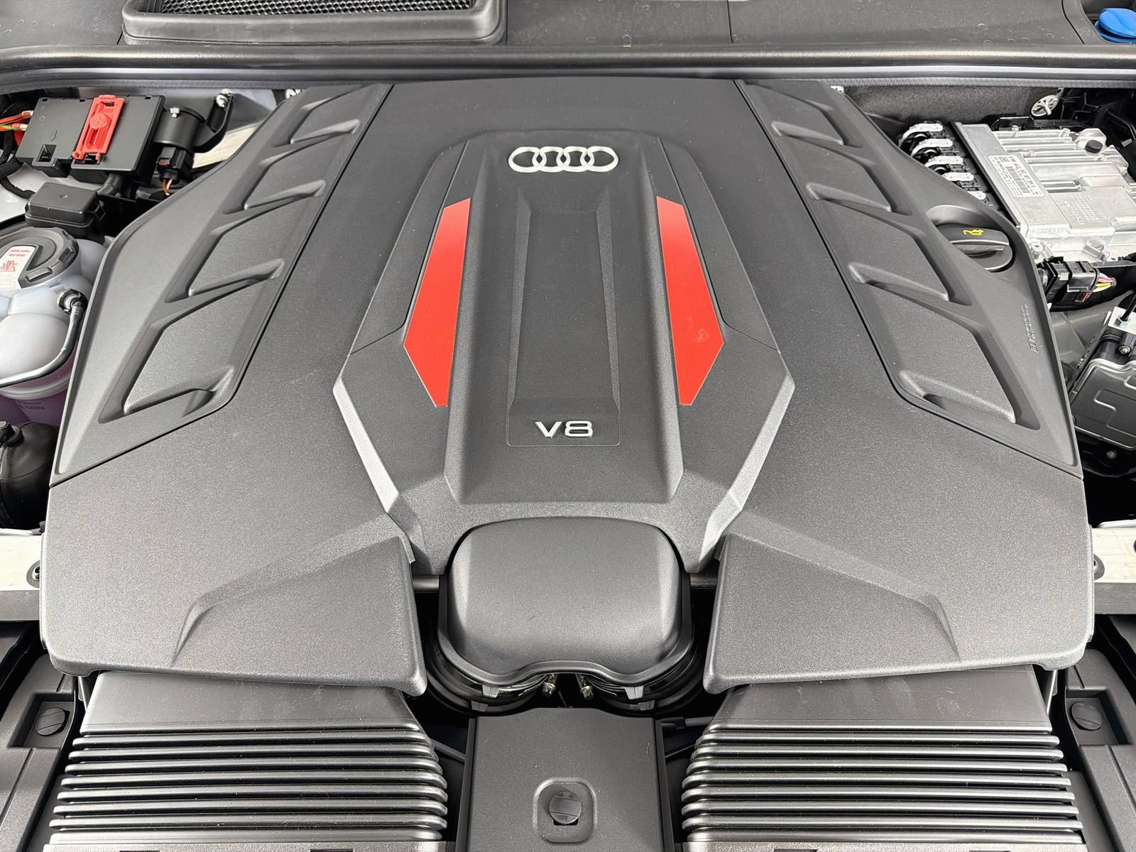 New 2026 Audi SQ8 Premium Plus AWD/4WD image 32