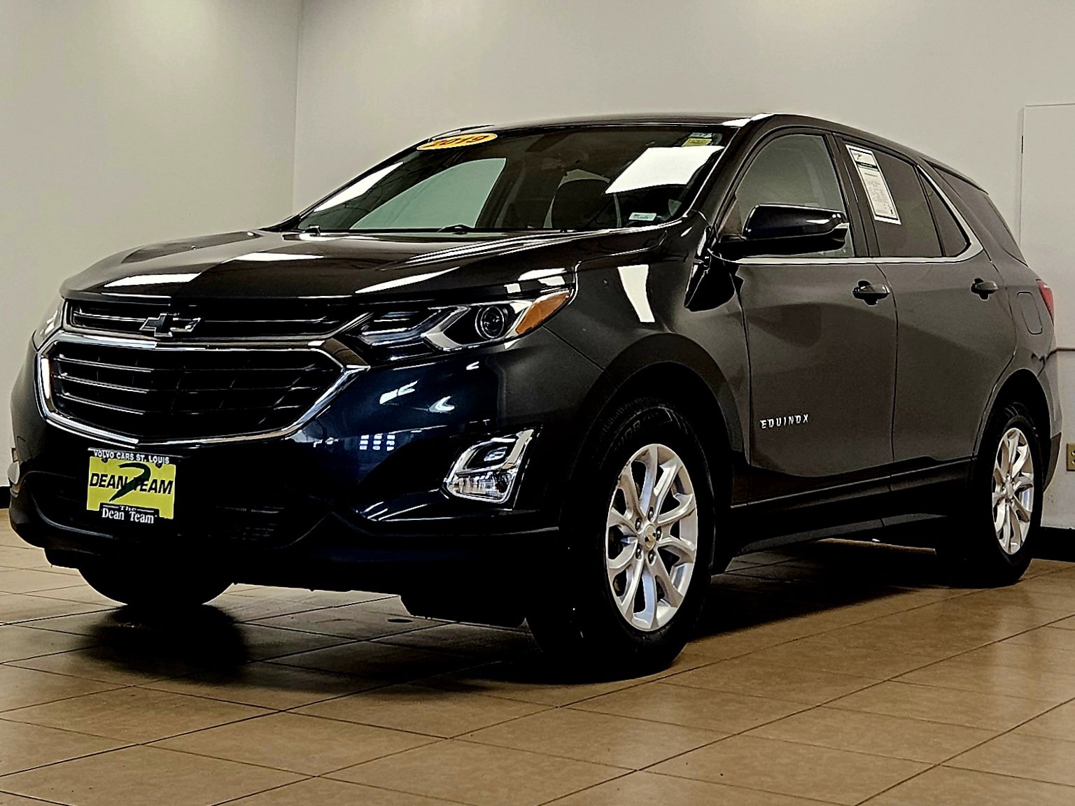 Used 2019 Chevrolet Equinox LT image 2