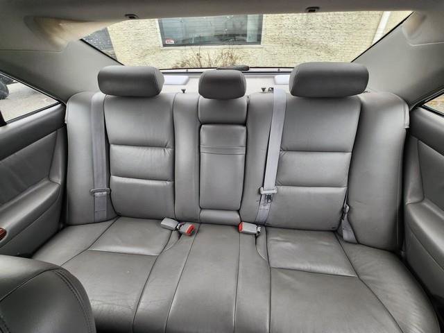 Used 2005 Toyota Camry LE FWD image 18