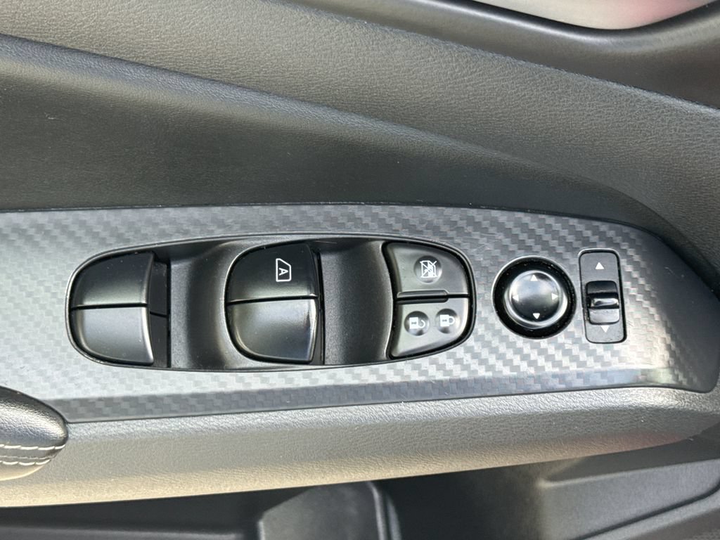 Used 2024 Nissan Altima 2.5 SV FWD image 14