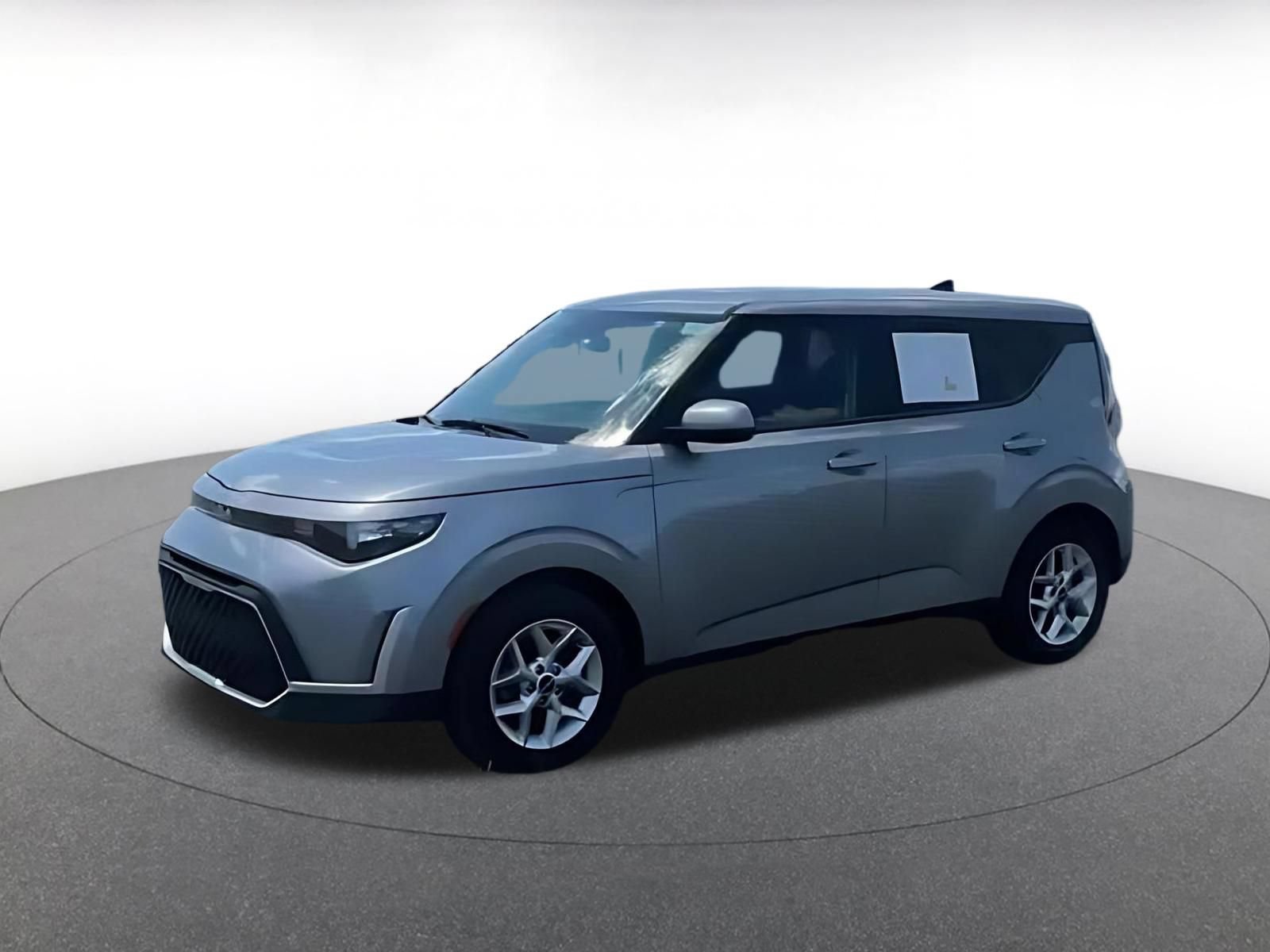 Used 2025 Kia Soul LX w/ LX Technology Package FWD image 6