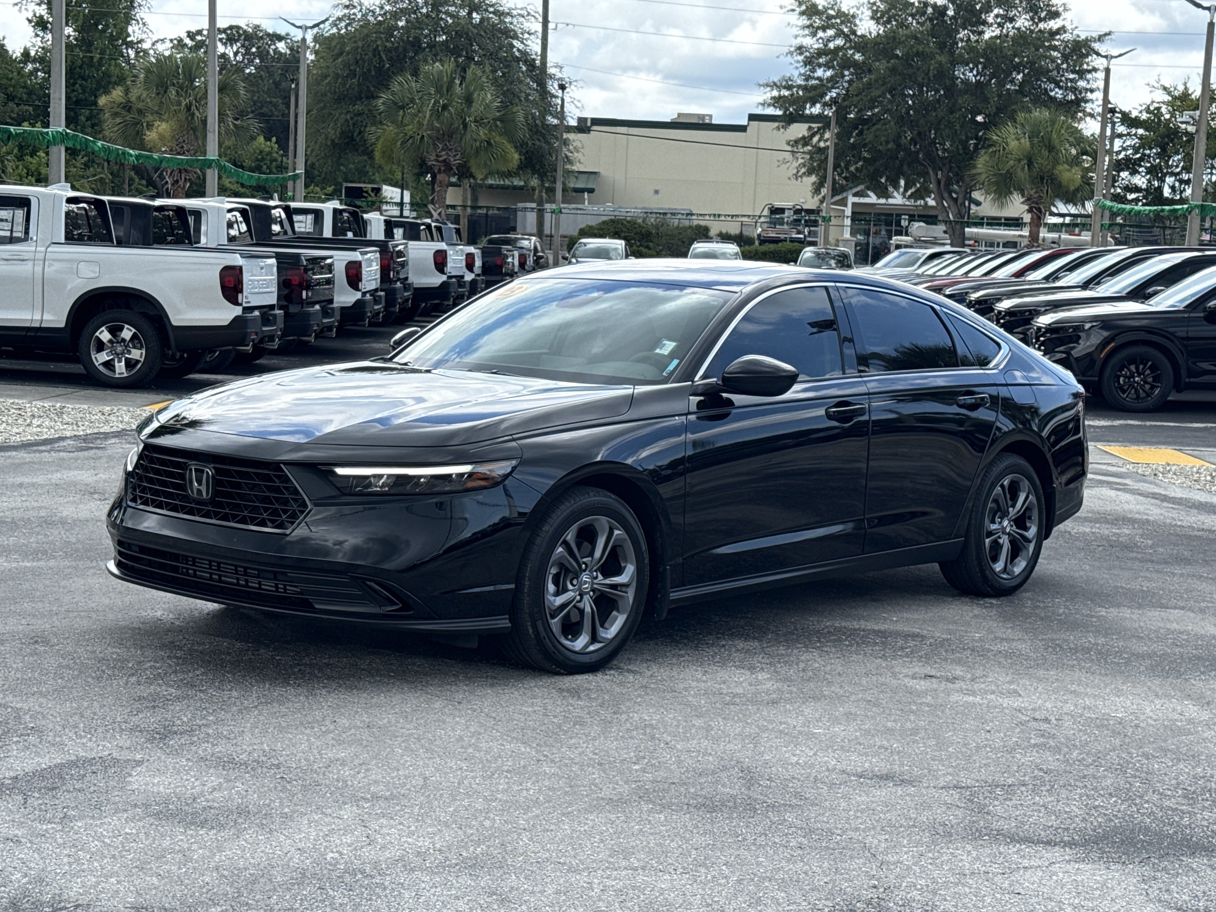 Certified 2023 Honda Accord EX image 12
