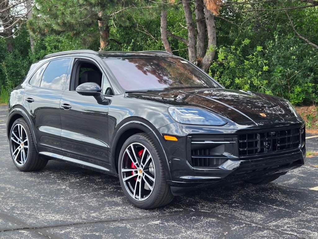 New 2025 Porsche Cayenne GTS image 9
