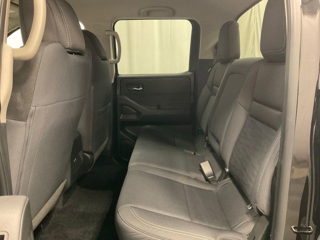 Used 2024 Nissan Frontier SV image 34