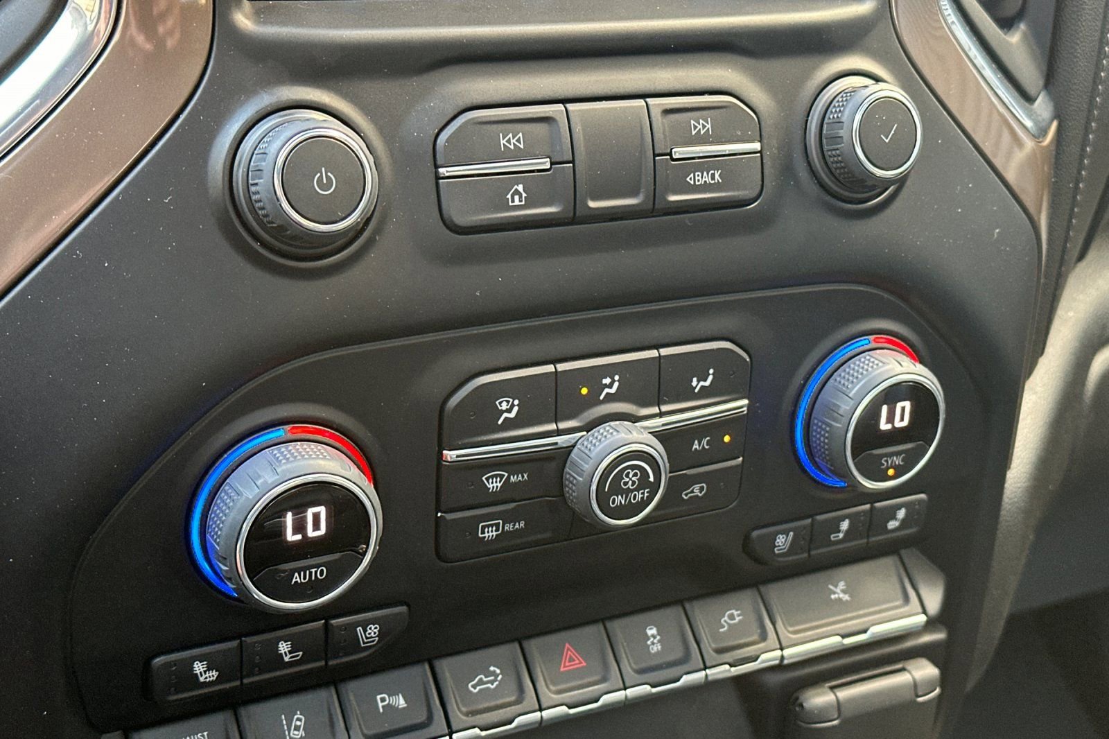 Used 2022 Chevrolet Silverado 3500 High Country image 24