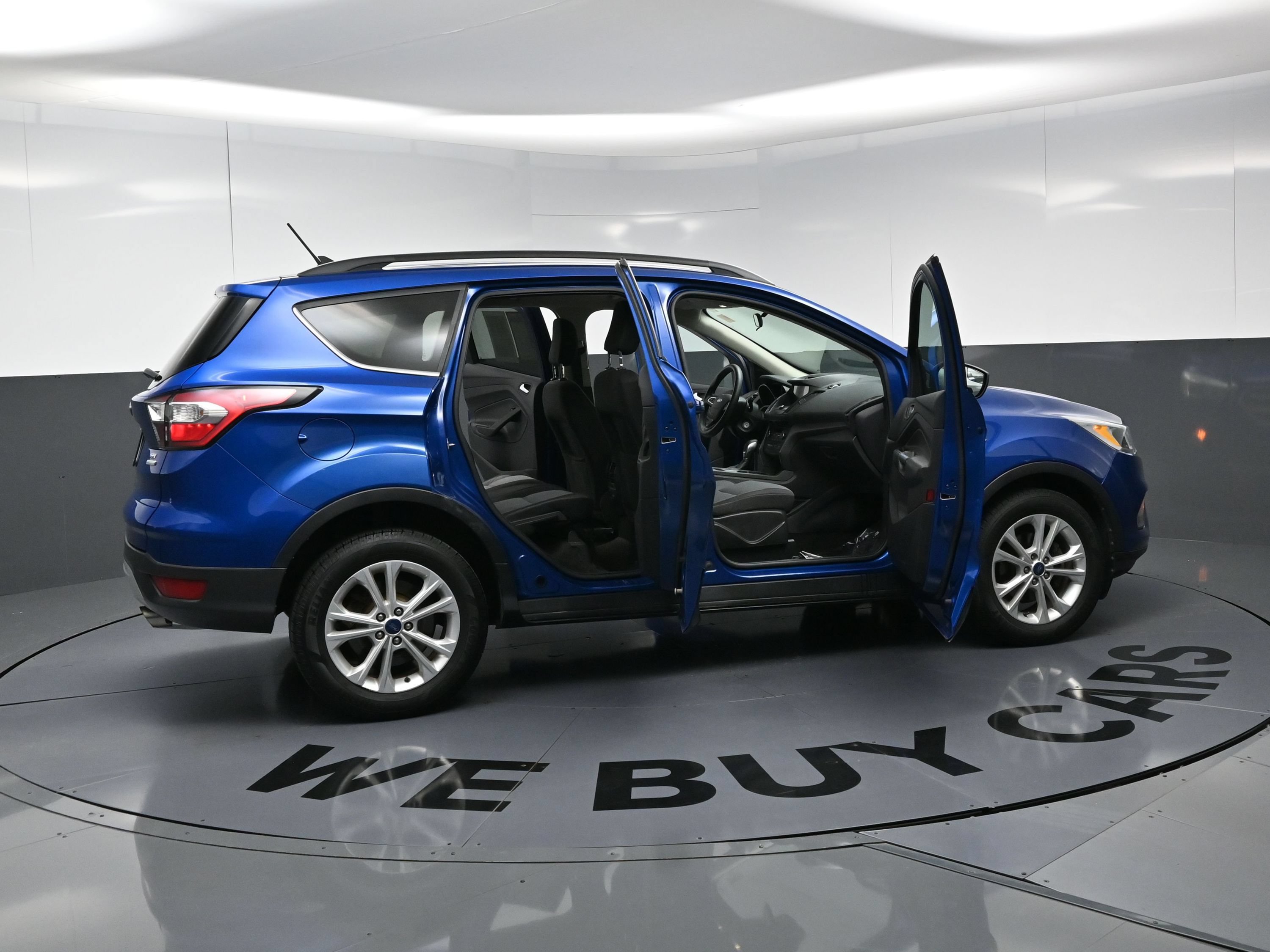 Used 2018 Ford Escape SE w/ SE Sync 3 Package FWD image 25