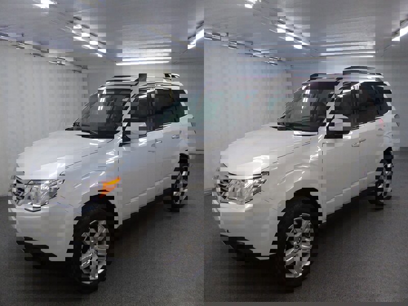 Used 2010 Subaru Forester 2.5X Premium w/ Popular Equipment Group 1A image 3