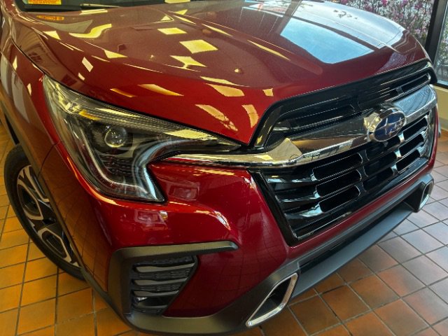 Used 2023 Subaru Ascent Touring image 2