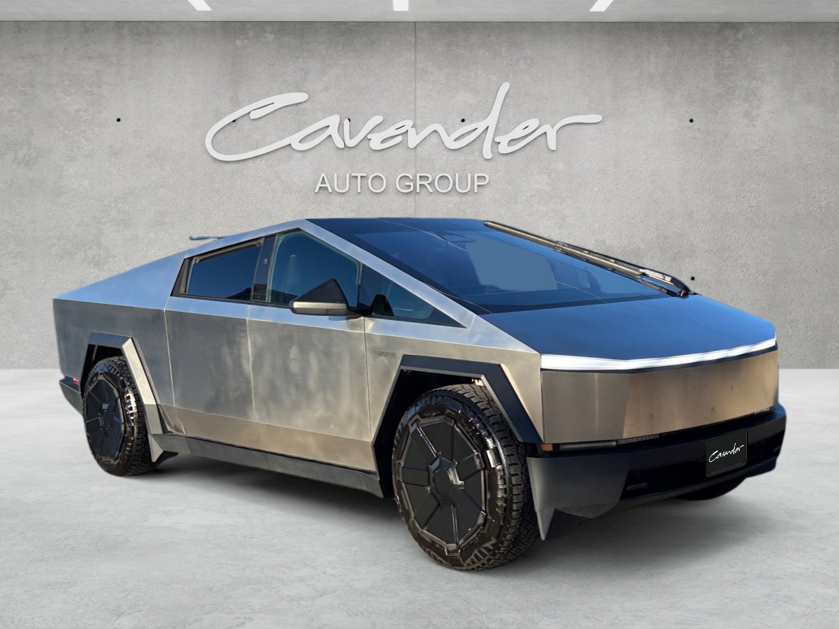 Used 2024 Tesla Cybertruck AWD Crew Cab video 2