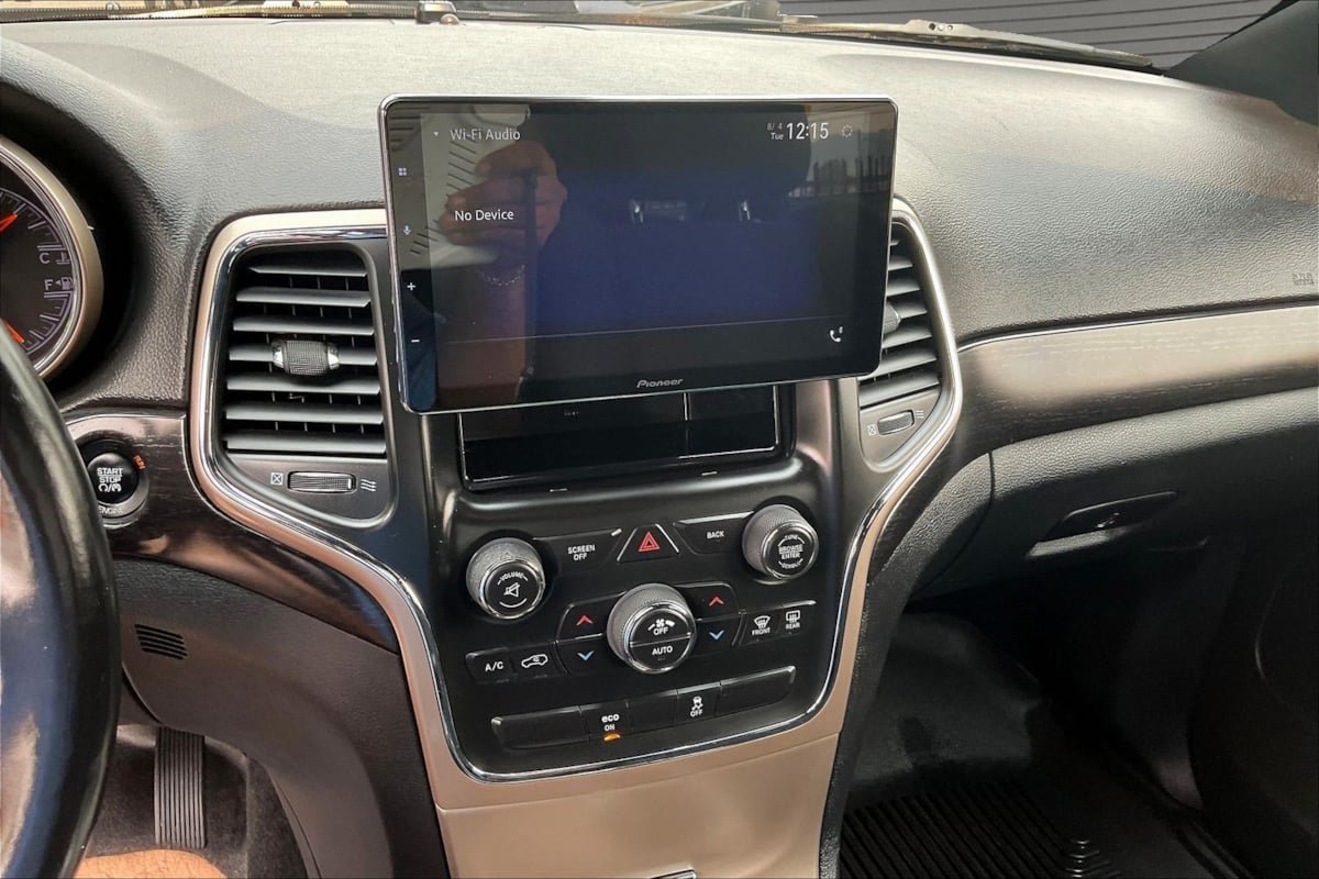 Used 2014 Jeep Grand Cherokee Laredo AWD/4WD image 9