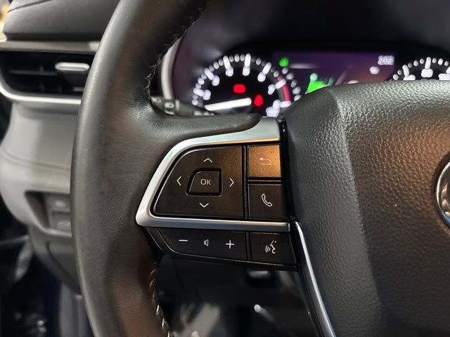 Used 2020 Toyota Highlander XLE AWD/4WD image 16
