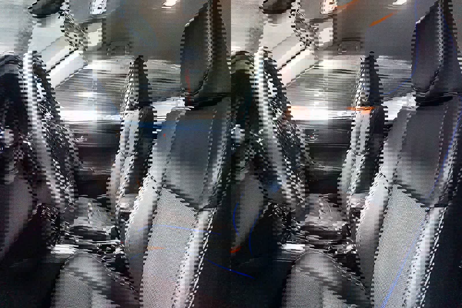 Certified 2018 Toyota Corolla SE image 18