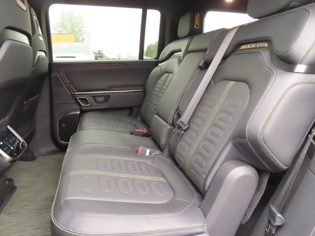 Used 2024 Rivian R1S Adventure AWD/4WD image 39