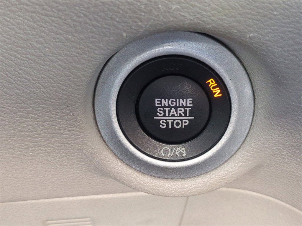 Used 2024 Chrysler Pacifica Touring-L image 31