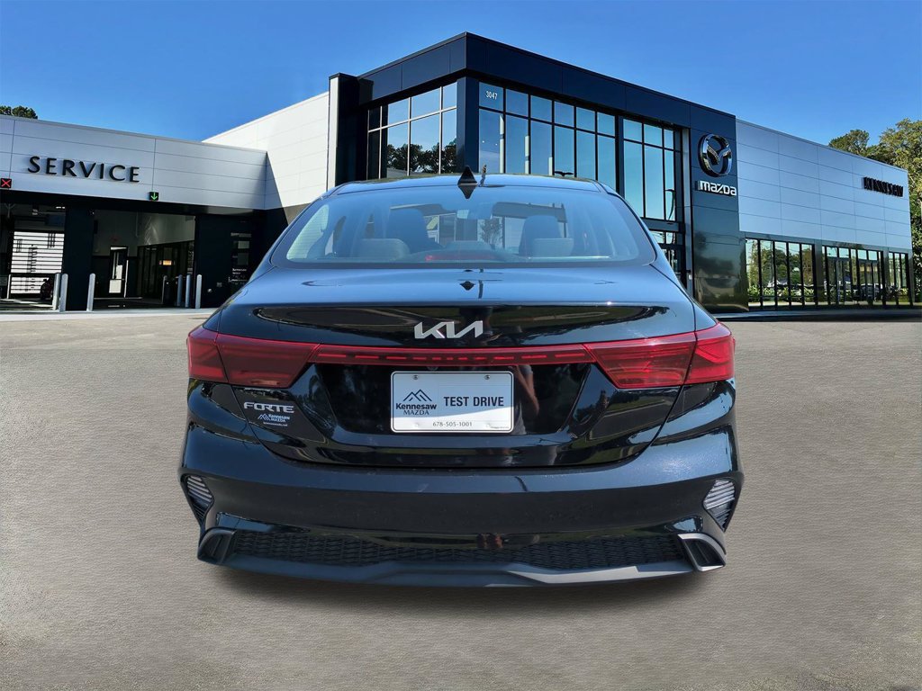 Used 2023 Kia Forte LXS w/ LXS Technology Package FWD image 5