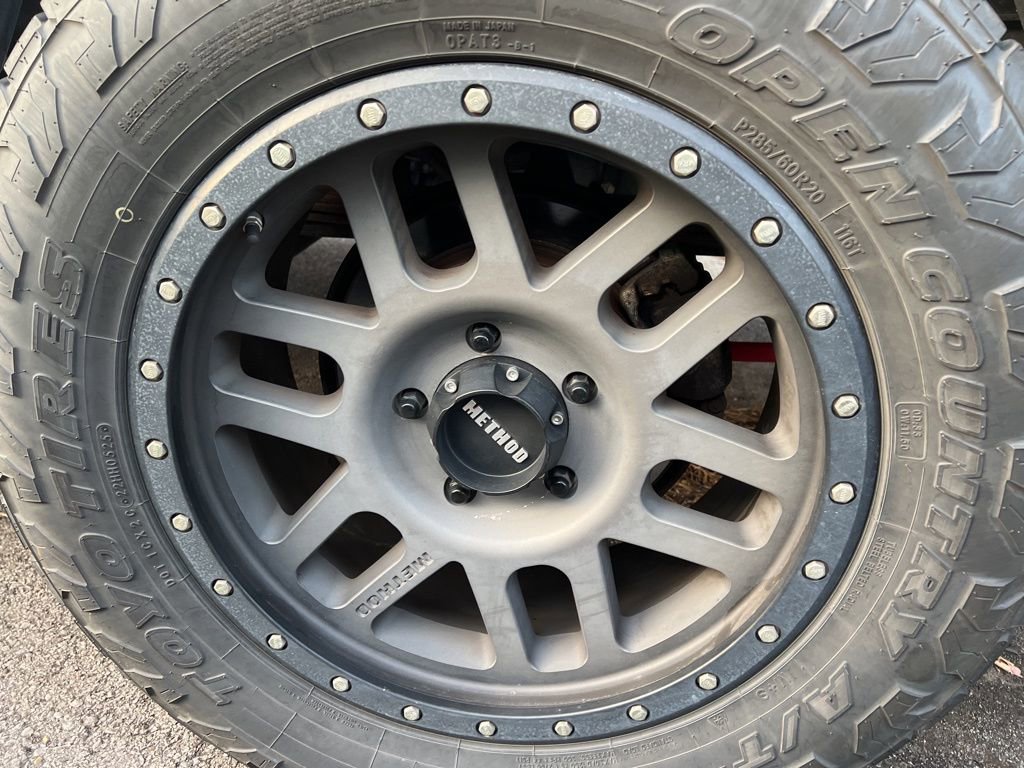 Used 2018 Toyota Tundra SR5 w/ TRD Off Road Package image 8