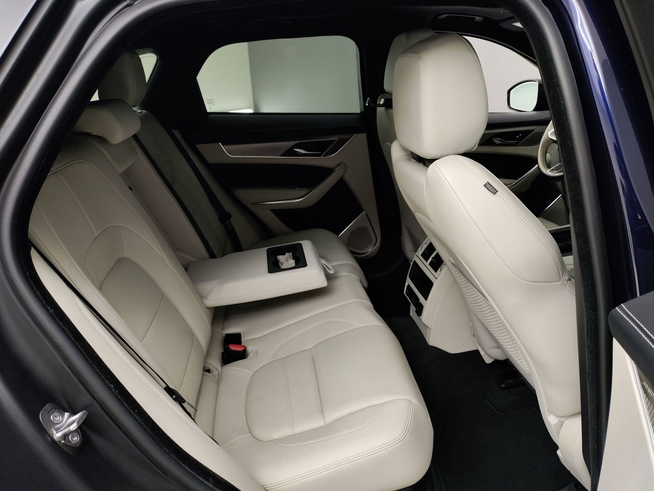 Used 2024 Jaguar F-PACE R-Dynamic S image 31