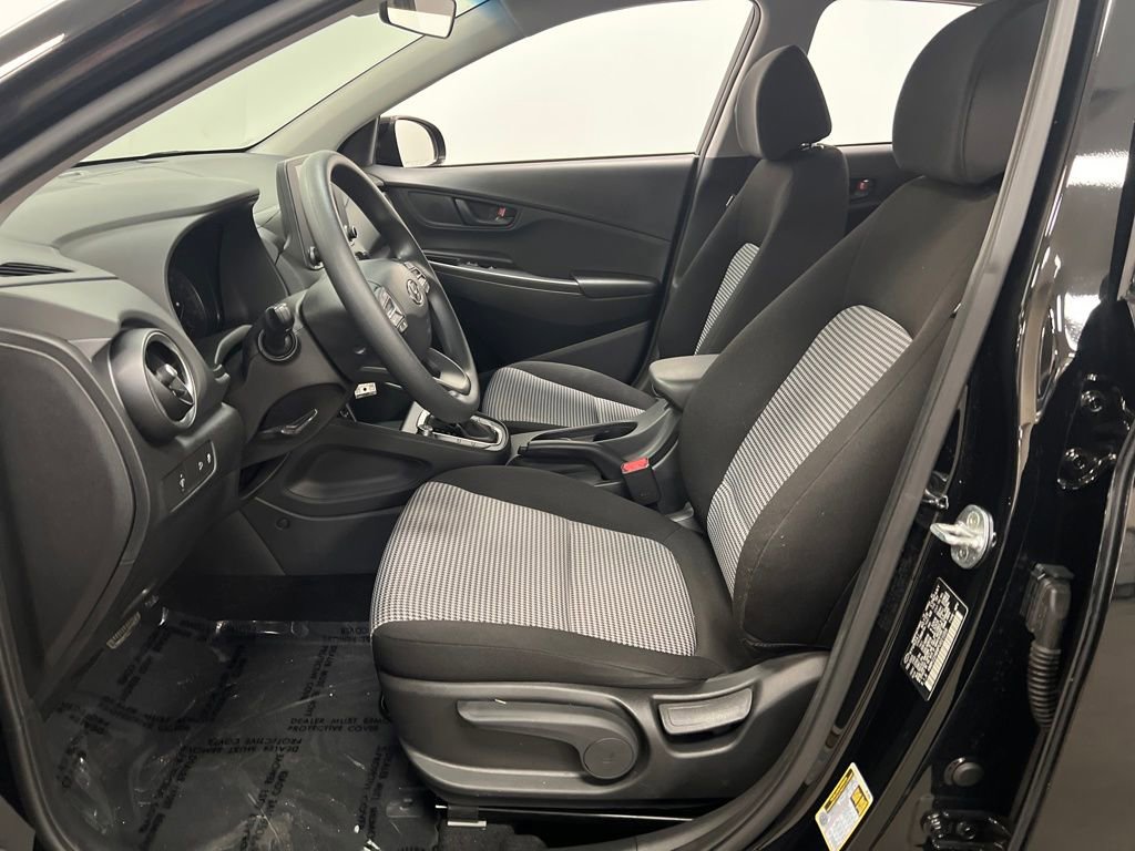 Used 2023 Hyundai Kona SE image 10