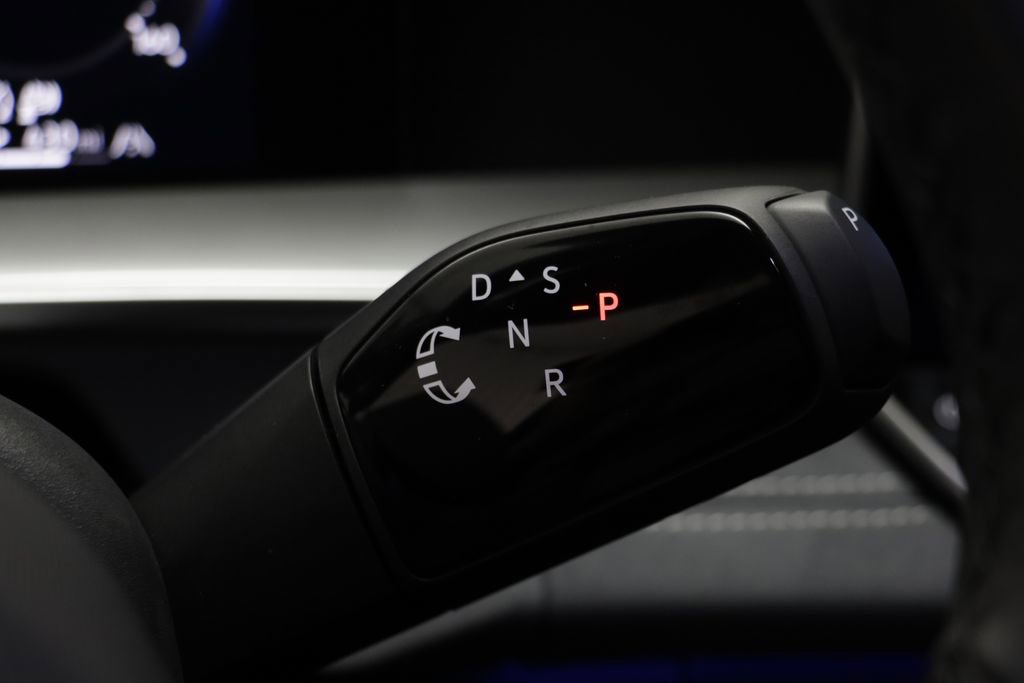 Used 2025 Volkswagen Tiguan SE R-Line AWD/4WD image 11