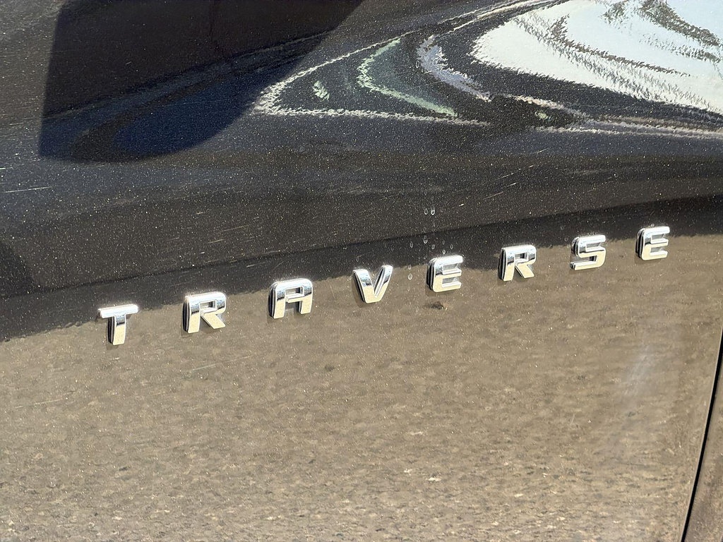 Used 2022 Chevrolet Traverse LT FWD image 30