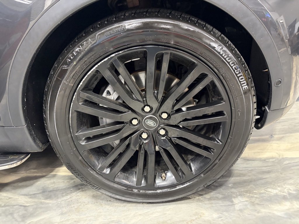 Used 2019 Land Rover Discovery HSE image 30