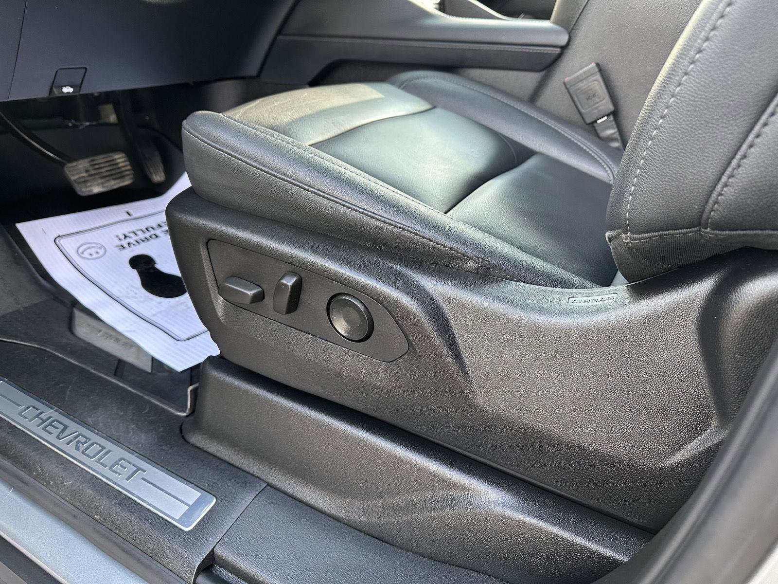 Used 2024 Chevrolet Tahoe Z71 w/ Luxury Package image 18