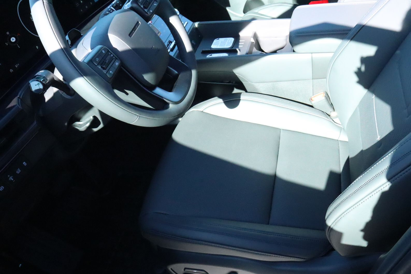 New 2026 Hyundai Santa Fe Calligraphy FWD image 17