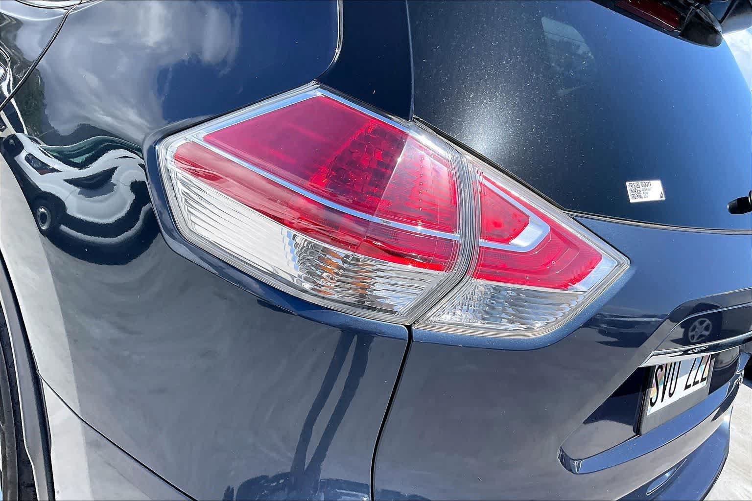 Used 2016 Nissan Rogue SV FWD image 32