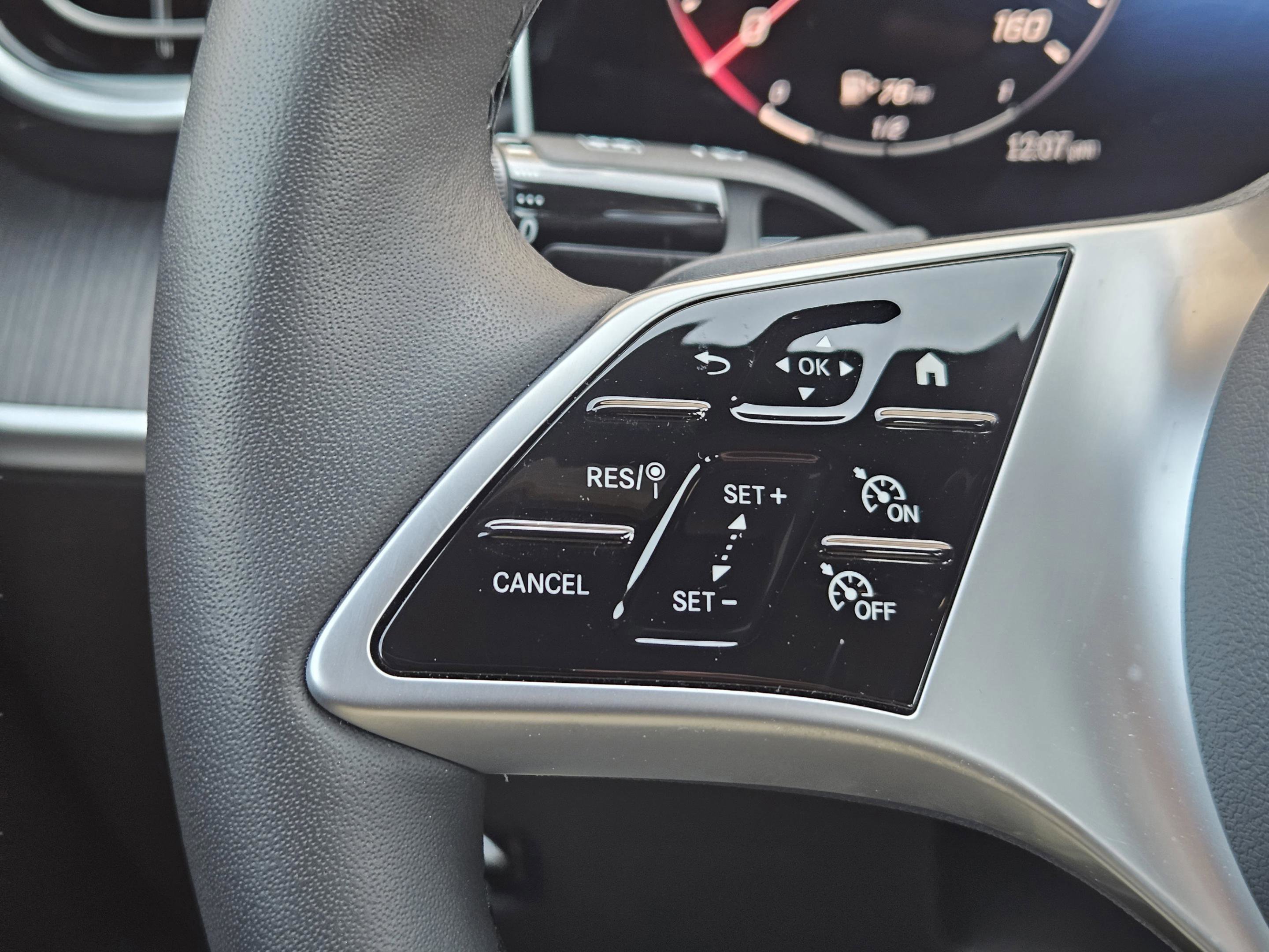 Certified 2026 Mercedes-Benz C 300 4MATIC Sedan image 27