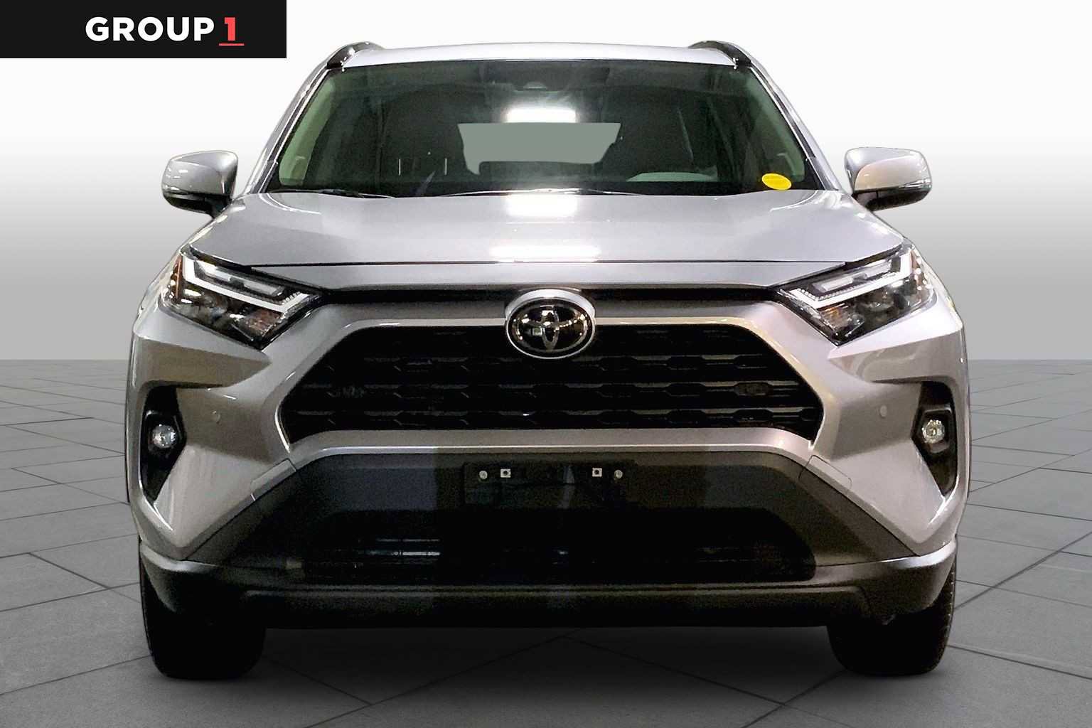 Used 2025 Toyota RAV4 XLE Premium w/ Weather Package AWD/4WD image 4