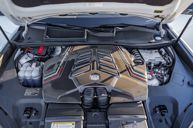 Used 2025 Lamborghini Urus SE image 17