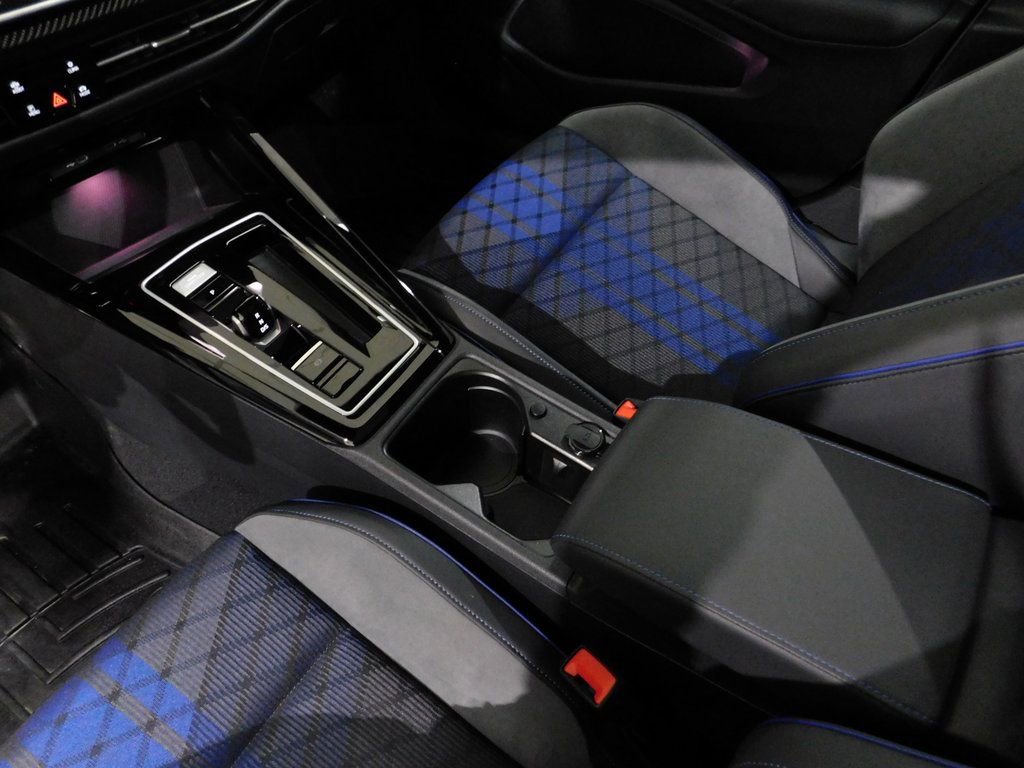 Used 2025 Volkswagen Golf R image 77