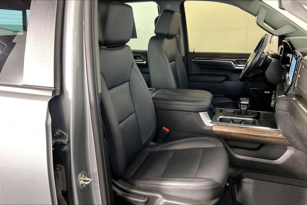 Used 2023 Chevrolet Silverado 1500 RST AWD/4WD image 9