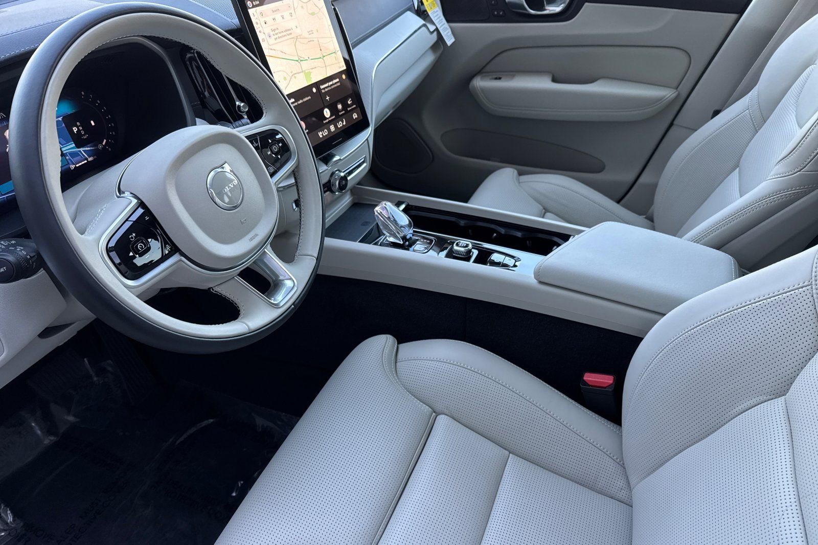 Certified 2026 Volvo XC60 B5 Ultra w/ Protection Package Premier AWD/4WD image 9