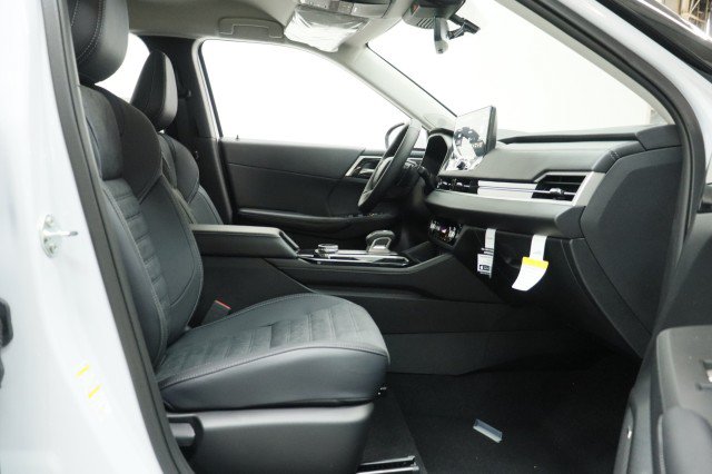 New 2026 Mitsubishi Outlander SE FWD image 17