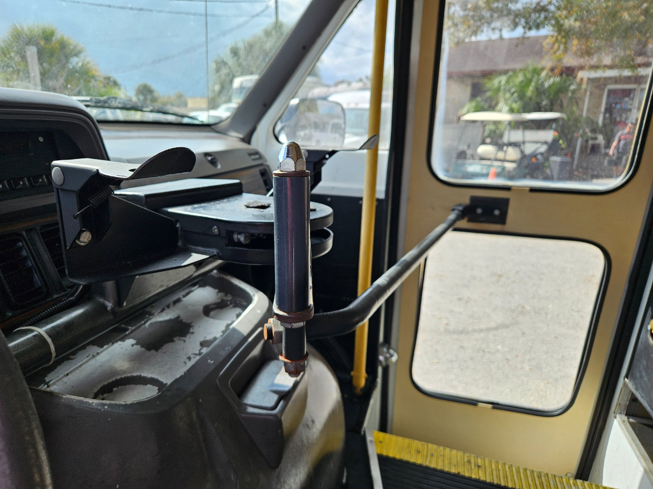 Used 1997 Dodge B3500 image 21