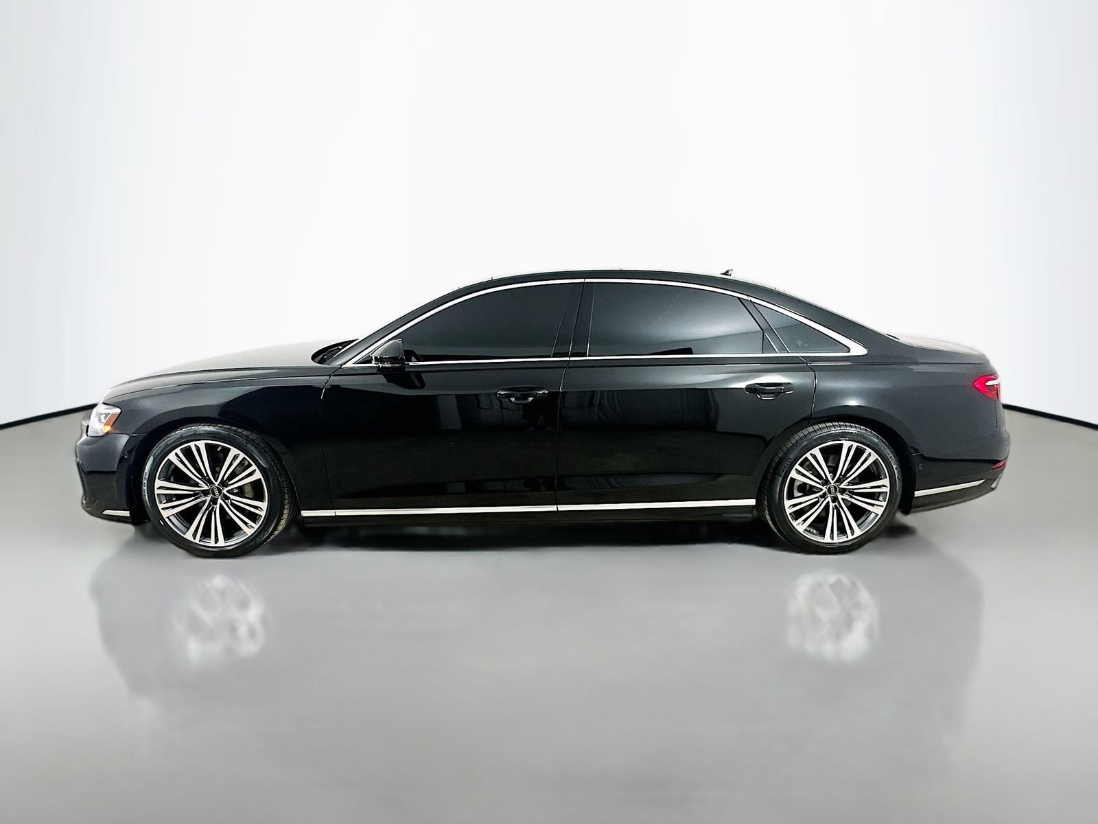 Used 2023 Audi A8 L 3.0T w/ Comfort Plus Package AWD/4WD image 8