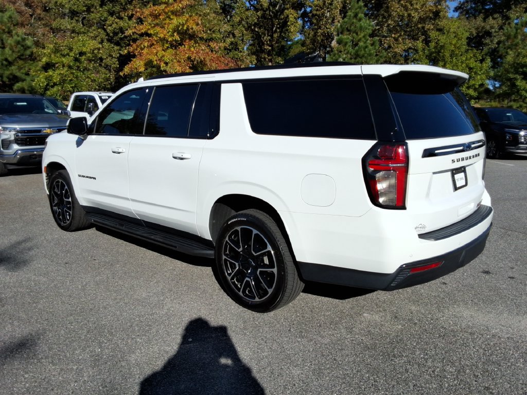 Certified 2022 Chevrolet Suburban RST w/ Luxury Package AWD/4WD image 7