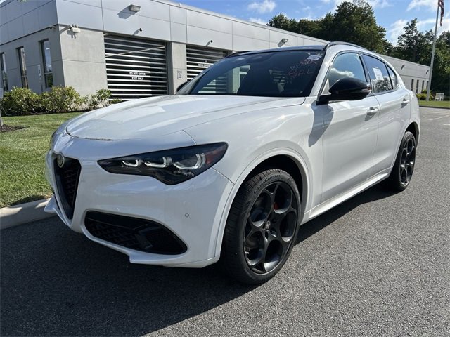 New 2025 Alfa Romeo Stelvio Tributo Italiano w/ Driving Assist Package image 4