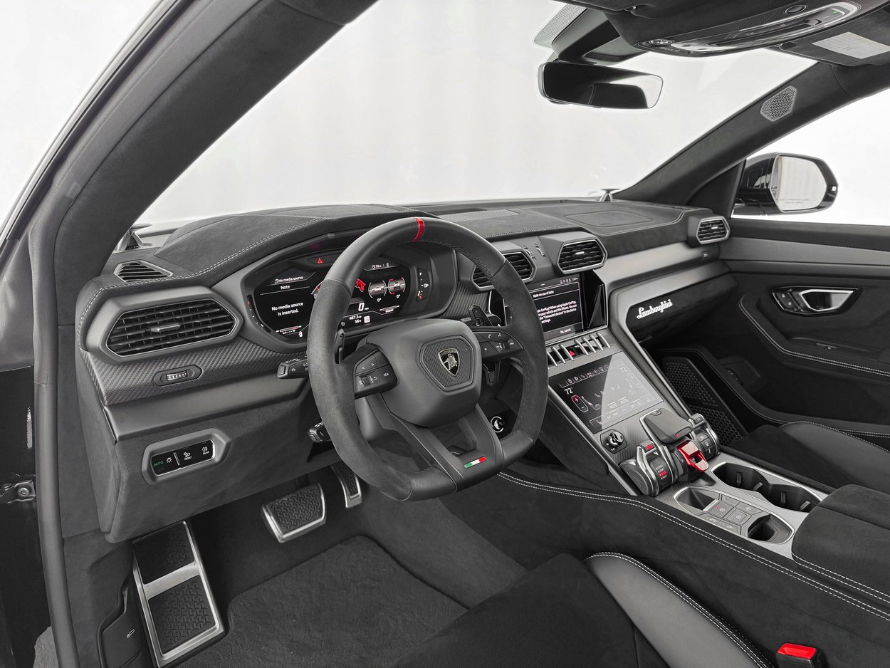 Used 2024 Lamborghini Urus Performante AWD/4WD image 14