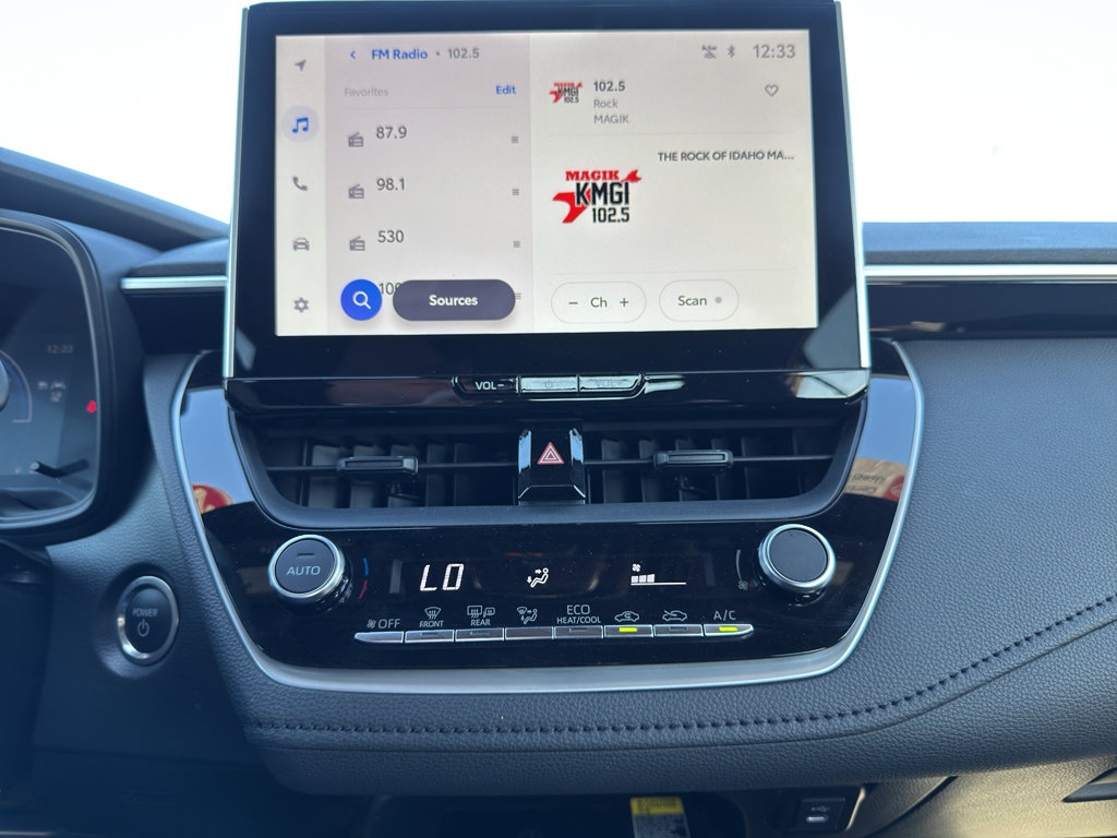 Certified 2025 Toyota Corolla SE w/ SE Premium Package image 16